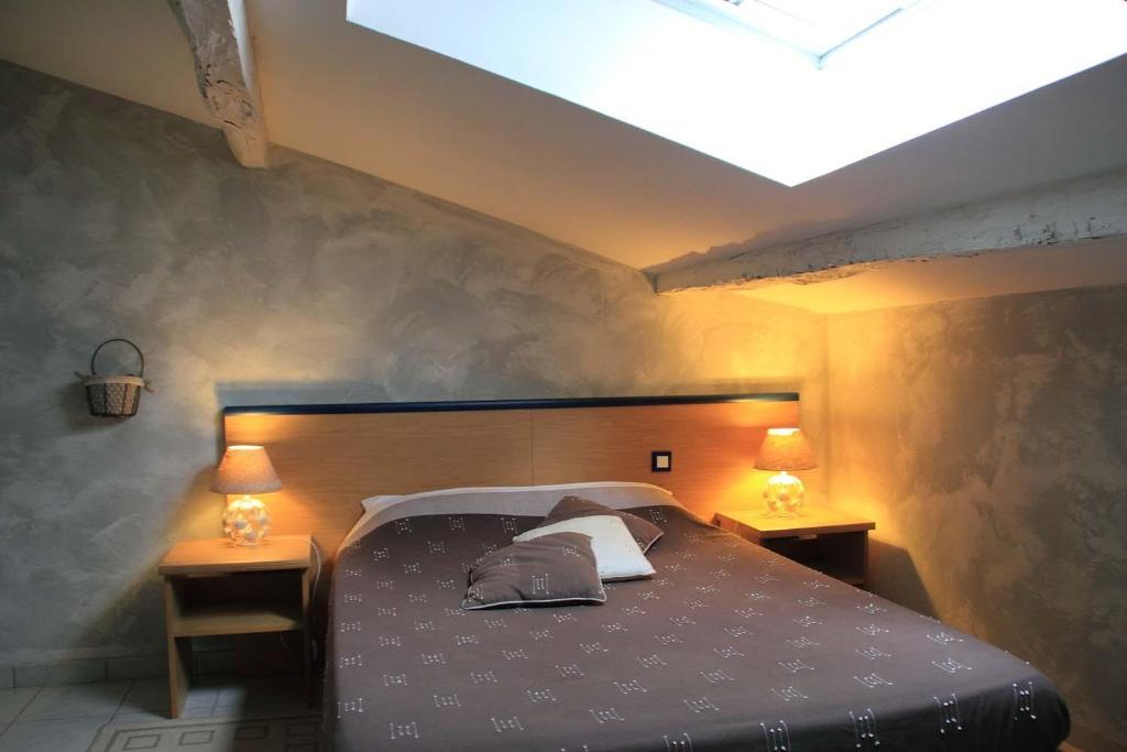 Auberge De Bonpas Logis De France Hotel Avignon Bagian luar foto